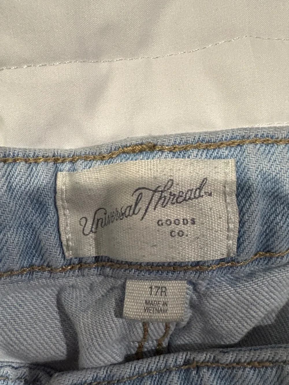 Universal Thread Light Blue Denim Cargo Jeans - Picture 5 of 8